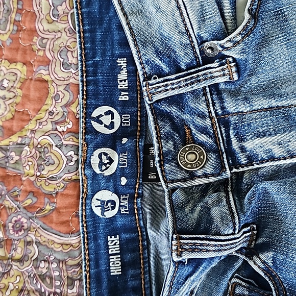 Jeans - Picture 2 of 4